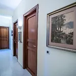 Courrier-house