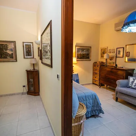 Courrier-house * Aci Castello
