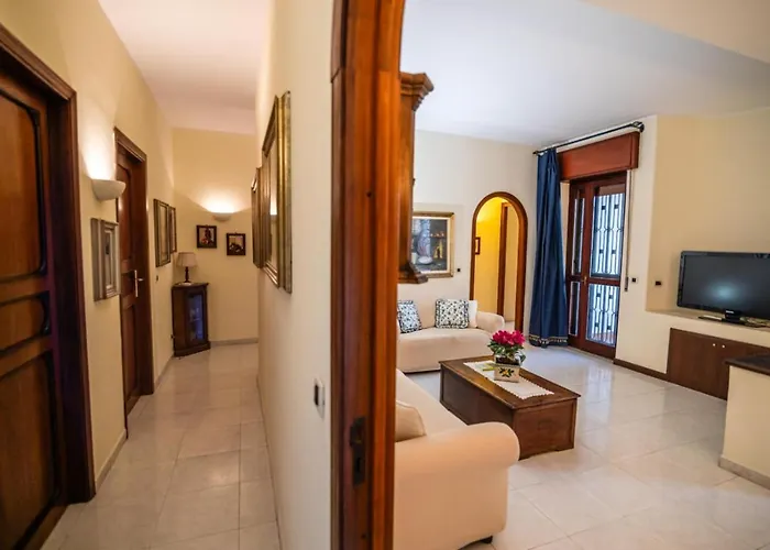 Apartment Courrier-house Aci Castello