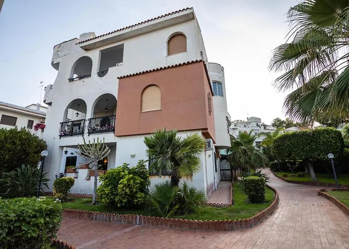 Courrier-house Aci Castello